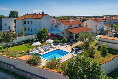 Boutique-Ferienhaus mit Pool in Šegotici