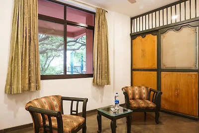 Super casa a schiera Oak Prabhat Road