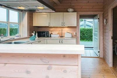 4 Personen Ferienhaus in Egå