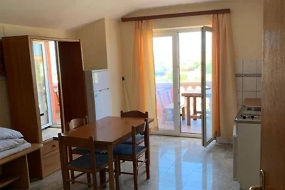 Studio Apartment with Balcony and Sea View 3