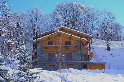 Moderno chalet con balcone