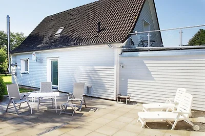 Ferienhaus in Ulsnis mit Schwimmbecken