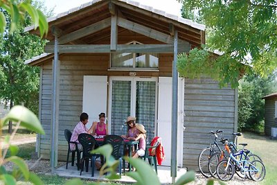 Vrijstaand chalet aan de oever van de Lot