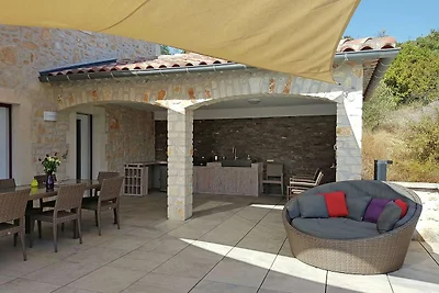 Komfortables Ferienhaus mit privatem Pool