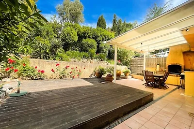 Wohnvilla mit Pool in Mandelieu