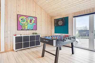 Luxuriöse Unterkunft mit Pool in Kegnaes