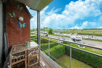 Gemütliche Wohnung mit Blick auf den Kanal