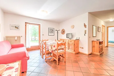 Geräumiges Chalet mit Garten in Tirol in...
