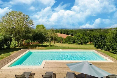 Casa vacanze con piscina a Coubjours