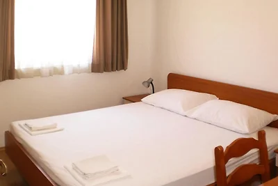 Apartments Ivan in Omis-Nemira, nahe zum...