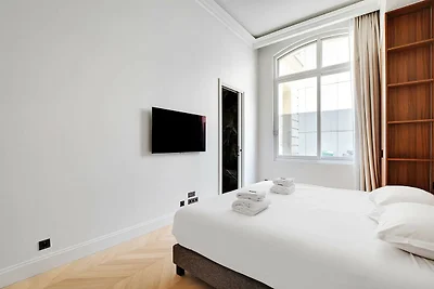 Strak appartement - 2BD/ 4P - Champs Élysées