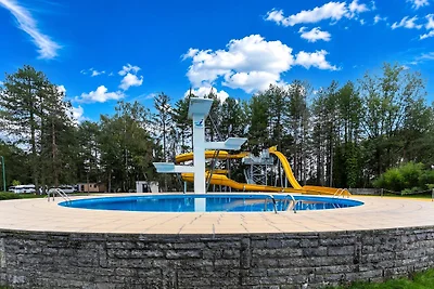 Mobilheim mit Gemeinschaftspool