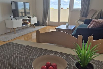 Apartment Mia - Two-Bedroom Apartment with Ba...