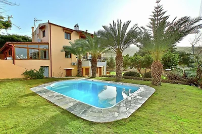 Fantastisches Ferienhaus in Karteros mit Pool
