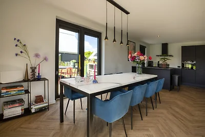 Schöne Villa mit großem Garten