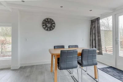 Moderner komfortabler Bungalow in Strandnähe