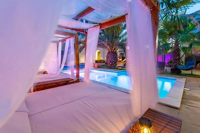 Bračić Premium Apartments with Outdoor Pool a...