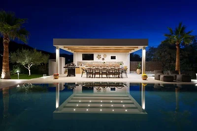 Dimitra Villa mit Swimmingpool