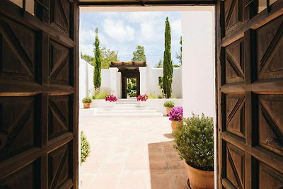 Villa con vista sulla campagna e piscina