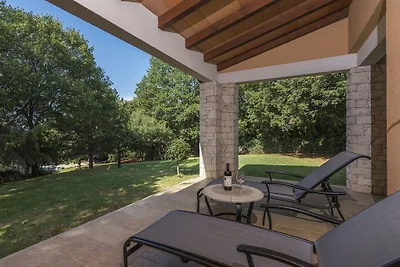 Villa in Koromačno mit Barbecue und Wifi