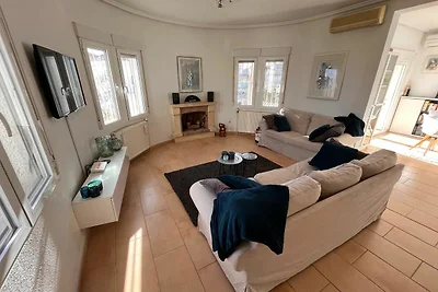 Bella villa con terrazza e piscina