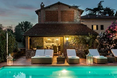 Tuscan Countryside Villa with Pool