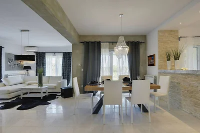 Charmante Villa mit beheiztem Pool bei Rovinj