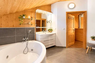 Chalet in Hohentauern bij Skilift