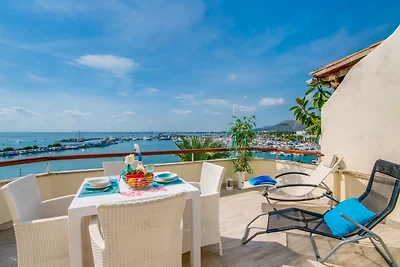 Appartement met panoramisch uitzicht op zee