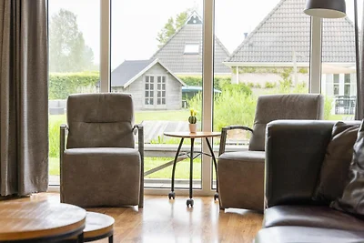 Confortevole bungalow con microonde, in mezzo...