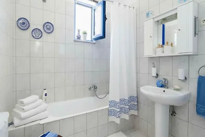 Villa met privézwembad en uitzicht op zee