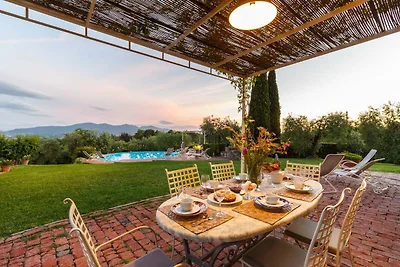 Villa in Toscana con piscina a sfioro
