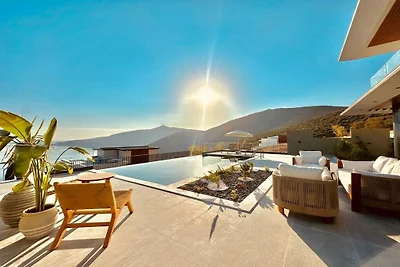 Villa in Kalkan mit Schwimmbecken