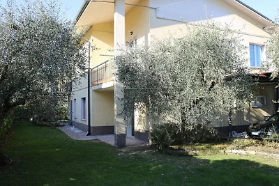 Rust in het centrum van Lazise, vlakbij het...