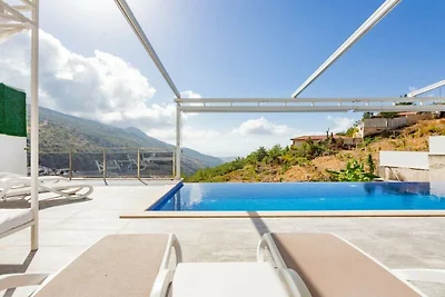 Villa in Kalkan mit Schwimmbecken