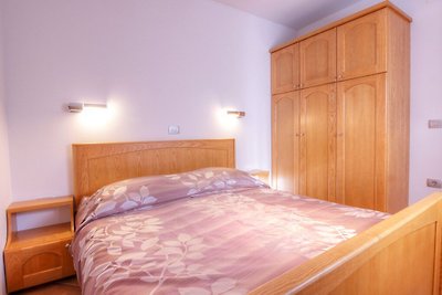 Schönes Appartement in Vipolže mit Schwimmbad