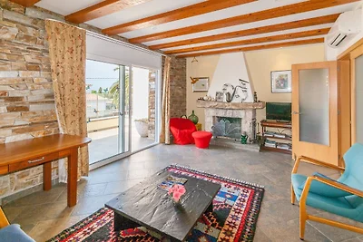 Accogliente villa a Roses con piscina privata