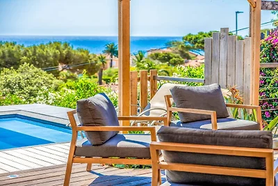 Villa in Les Issambres mit Schwimmbecken
