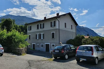 Villa a Castellveccana con piscina privata