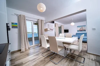 Sea View Apartment 1