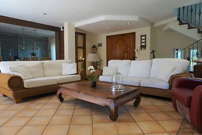Villa in L'Alfאs del Pi mit Whirlpool