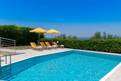 Villa in Adelianos Kampos nahe Sandstrand