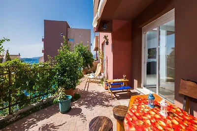 Elegant Hideaway Apartment with Pool - Two Be...