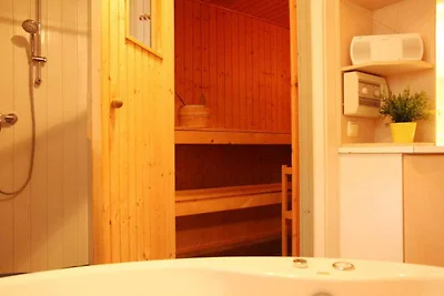 Ferienhaus mit Sauna im Ferienpark Mirow