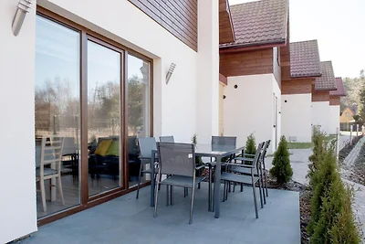 Ferienwohnung mit Pool in Jaros?awiec