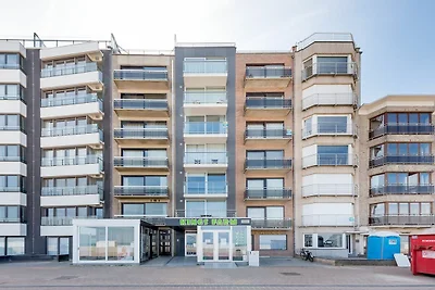 Alexy 401G sulla spiaggia con vista mare