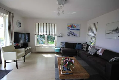Deluxe-Strandvilla mit Garten