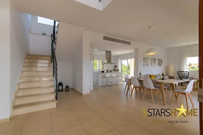 Moderne Villa, 210 m vom Sandstrand entfernt