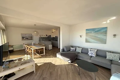 Appartement aan het strand met balkon