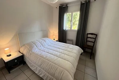 Villa mit Garten und Grill in ruhiger Lage